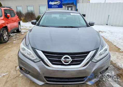 2017 Nissan Altima 2.5 z USA, uszkodzony, nr VIN 1N4AL3AP7HC186242